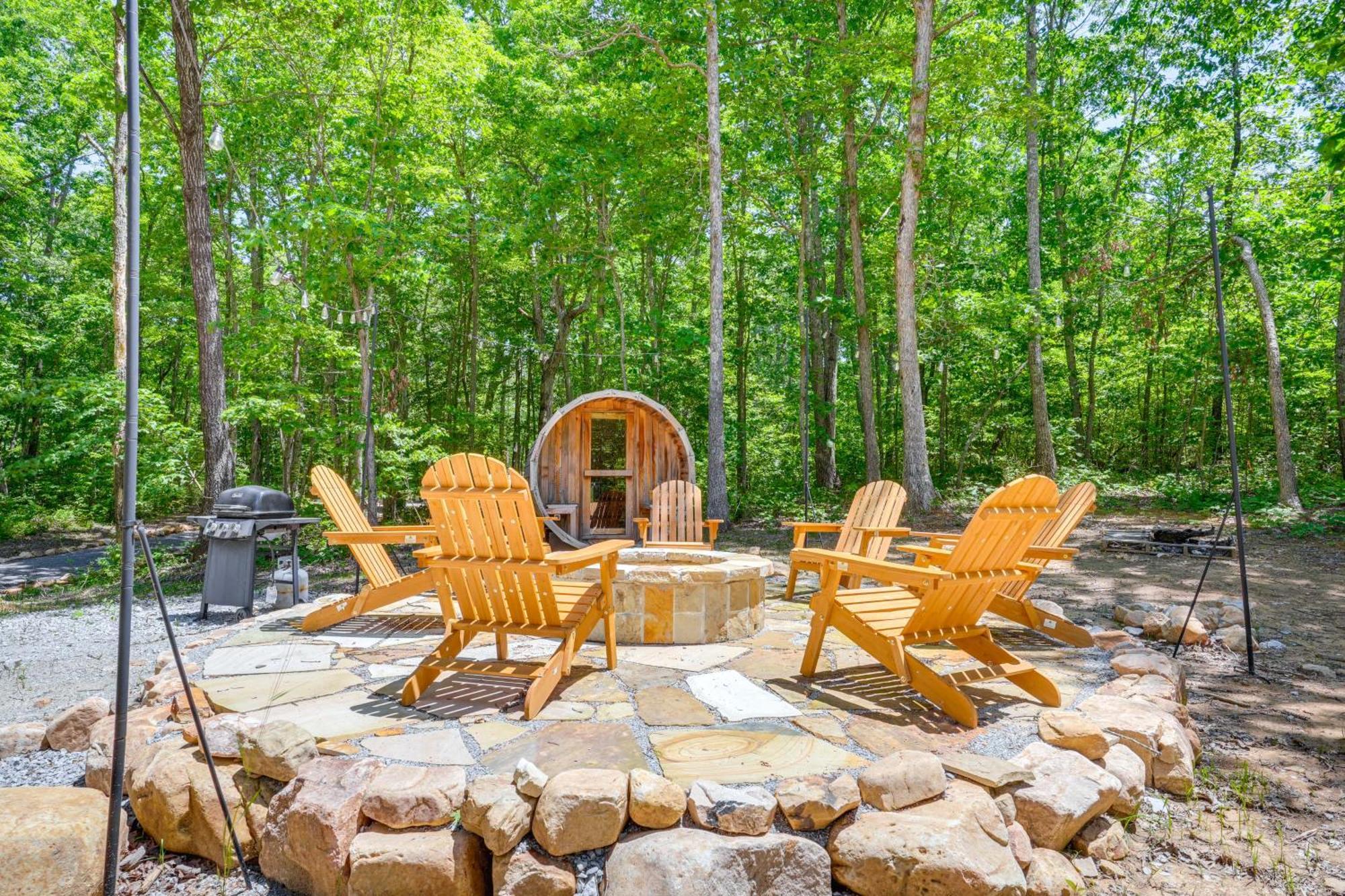 Monteagle Cabin With Swim Spa, Sauna And Fire Pit! Exteriör bild