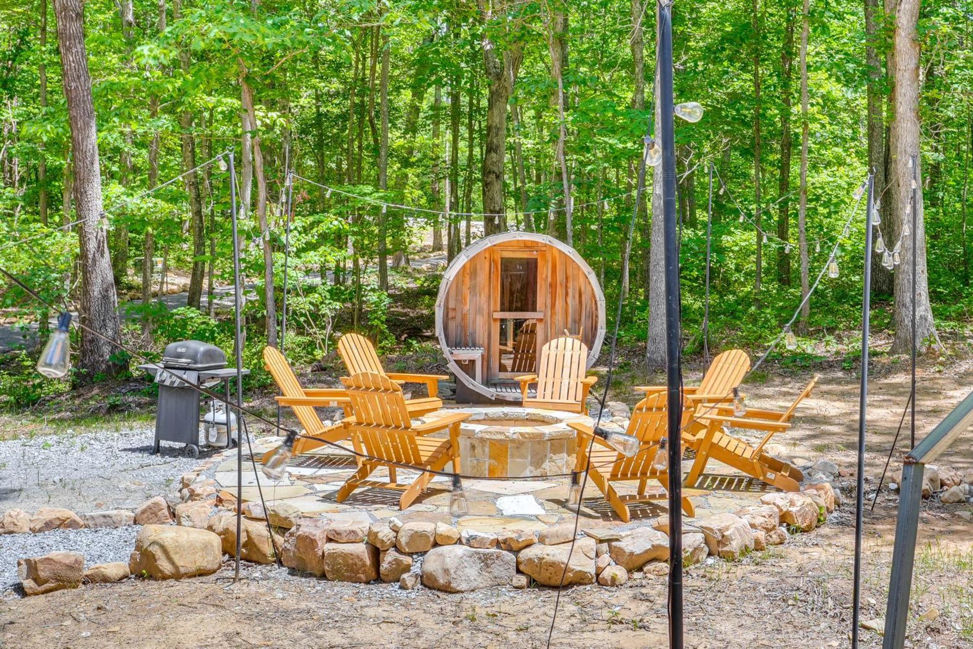 Monteagle Cabin With Swim Spa, Sauna And Fire Pit! Exteriör bild